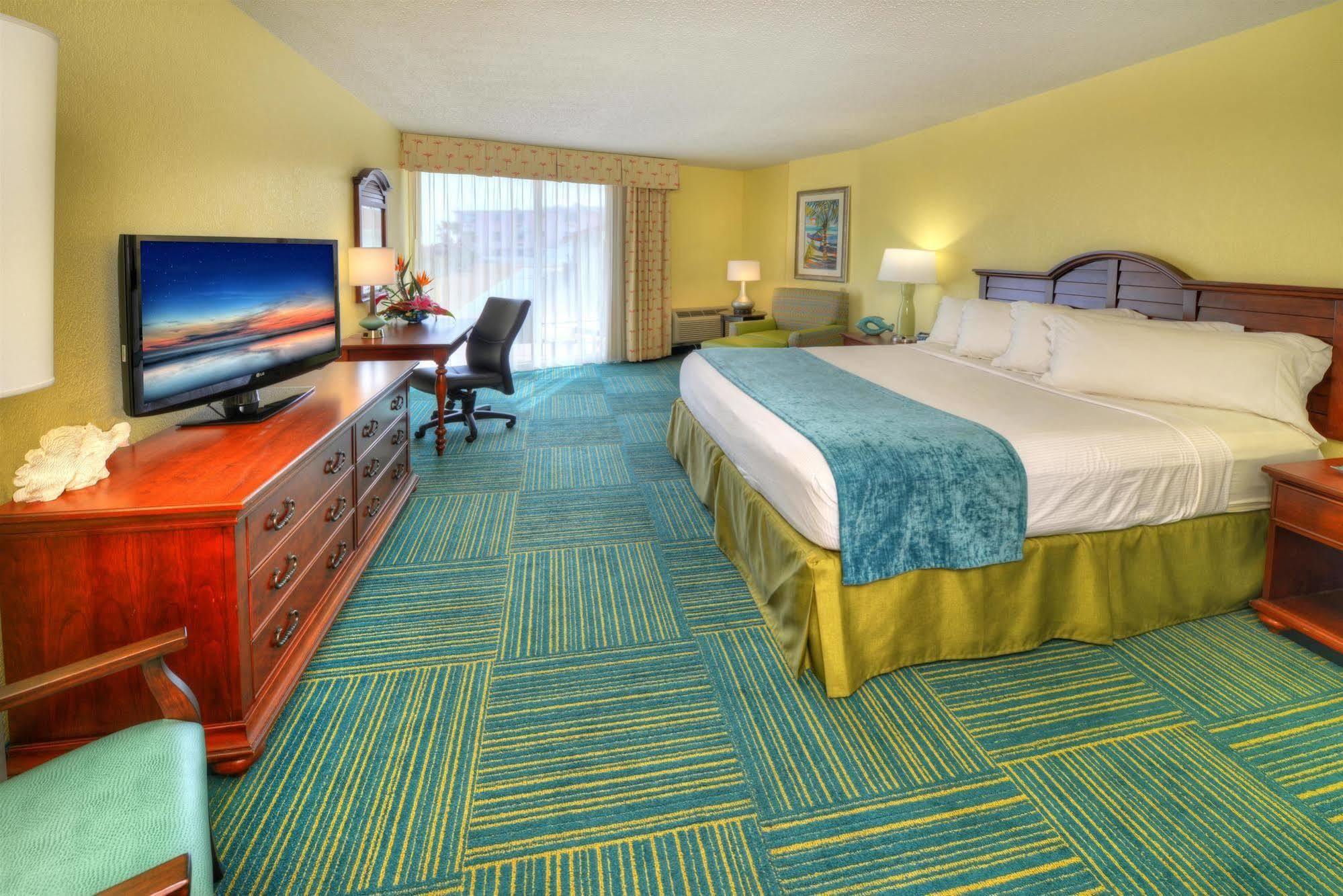 Western Aku Tiki Hotel